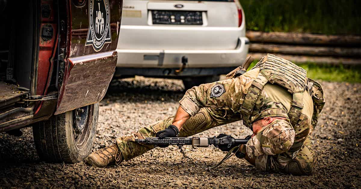 Puška: Defenzívna streľba s využitím auta 1
